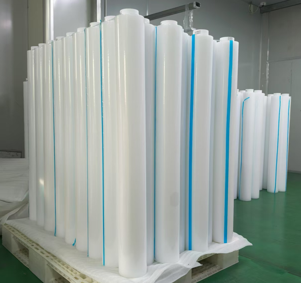 621靜電膜大復(fù)卷機(jī)-2